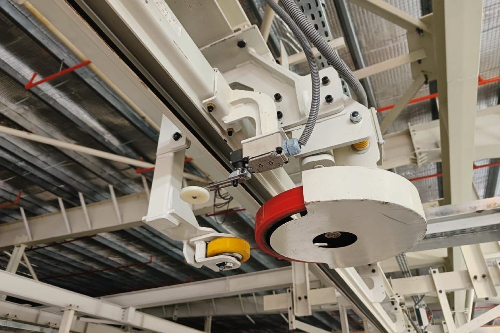 Friction conveyor