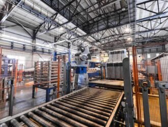 Industrial conveyor manufacturer providing automated conveyor systems for material handling